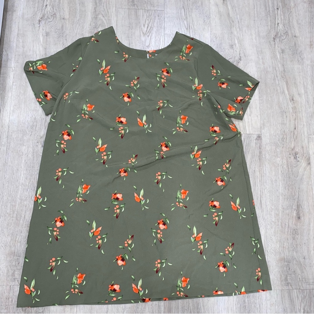 Ava Viv Green Floral Top Size 2X